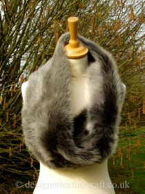 Black Brisa Toscana Shearling Snood